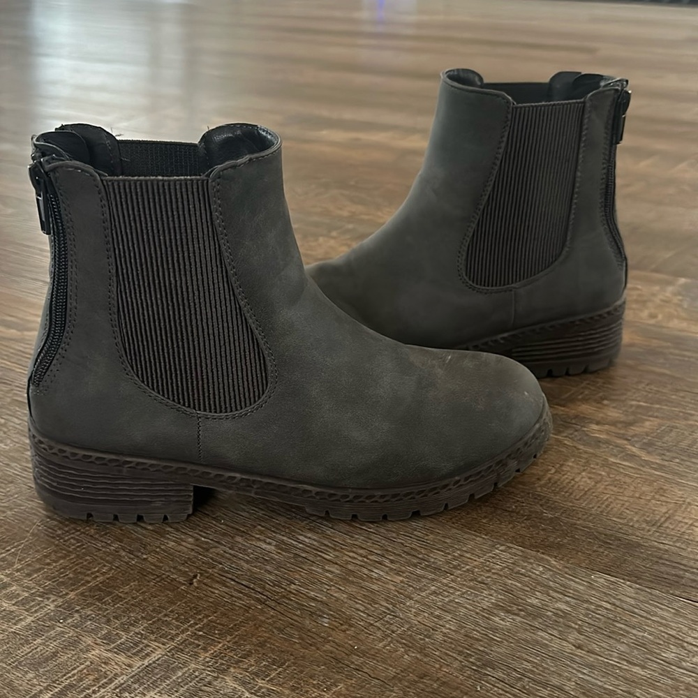 Maurice’s boots